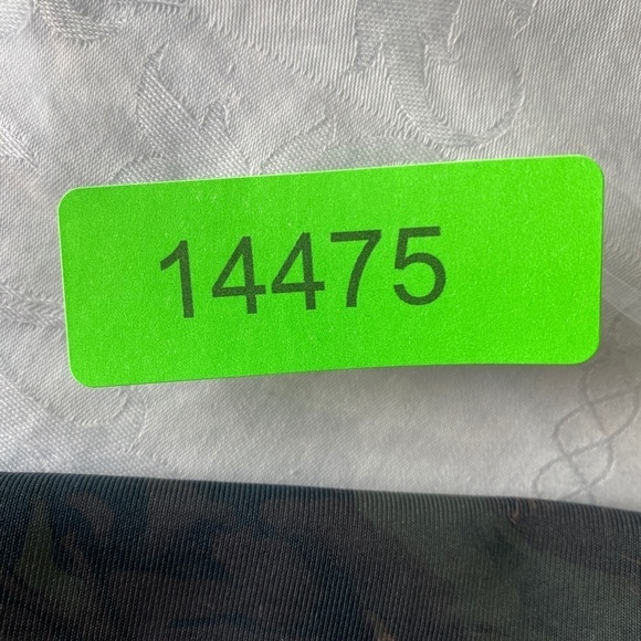 New Balance Women's Black Athletic Performance Capri Leggings Size Medium - Picture 10 of 10